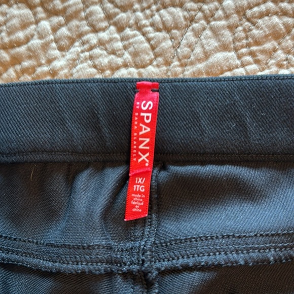 SPANX Pull-On Capri Jeans - Picture 5 of 11